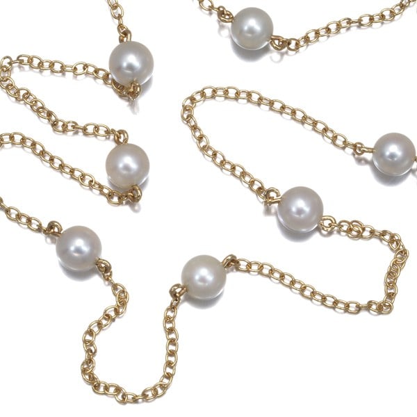 Tiffany&Co. Necklace Pearl 5.0-5.3Mm Station 18K 750 Yellow Gold: Tiffany&Co. Necklace Pearl 5.0-5.3Mm Station 18K 750 Yellow Gold Tiffany & Co.'s 18k yellow gold station necklace boasts a stunning 5.0-5.3mm cultured pearl, carefully crafted to create a timeless pie