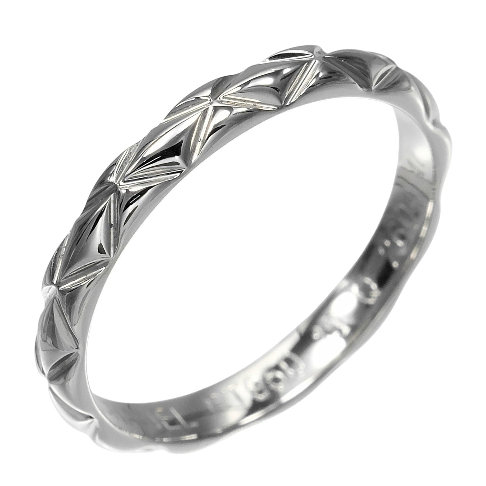 CHANEL Band Ring Platinum 950: CHANEL Band Ring Platinum 950 Platinum 950 band ring from CHANEL, a classic design that exudes timeless elegance. This 47 US size, 4 condition piece features a subtle, sophisticated look with a