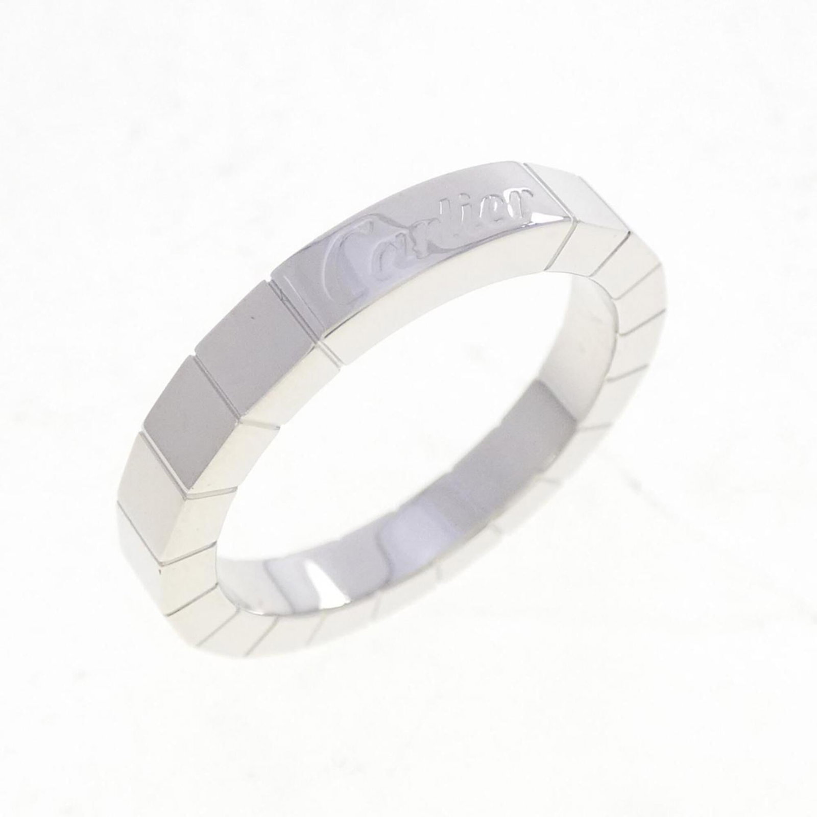 CARTIER Band Ring White Gold (18K): CARTIER Band Ring White Gold (18K) White gold (18K) Cartier Band Ring in excellent condition, featuring the iconic style of this luxury brand. This like new used ring boasts the subtle elegance of