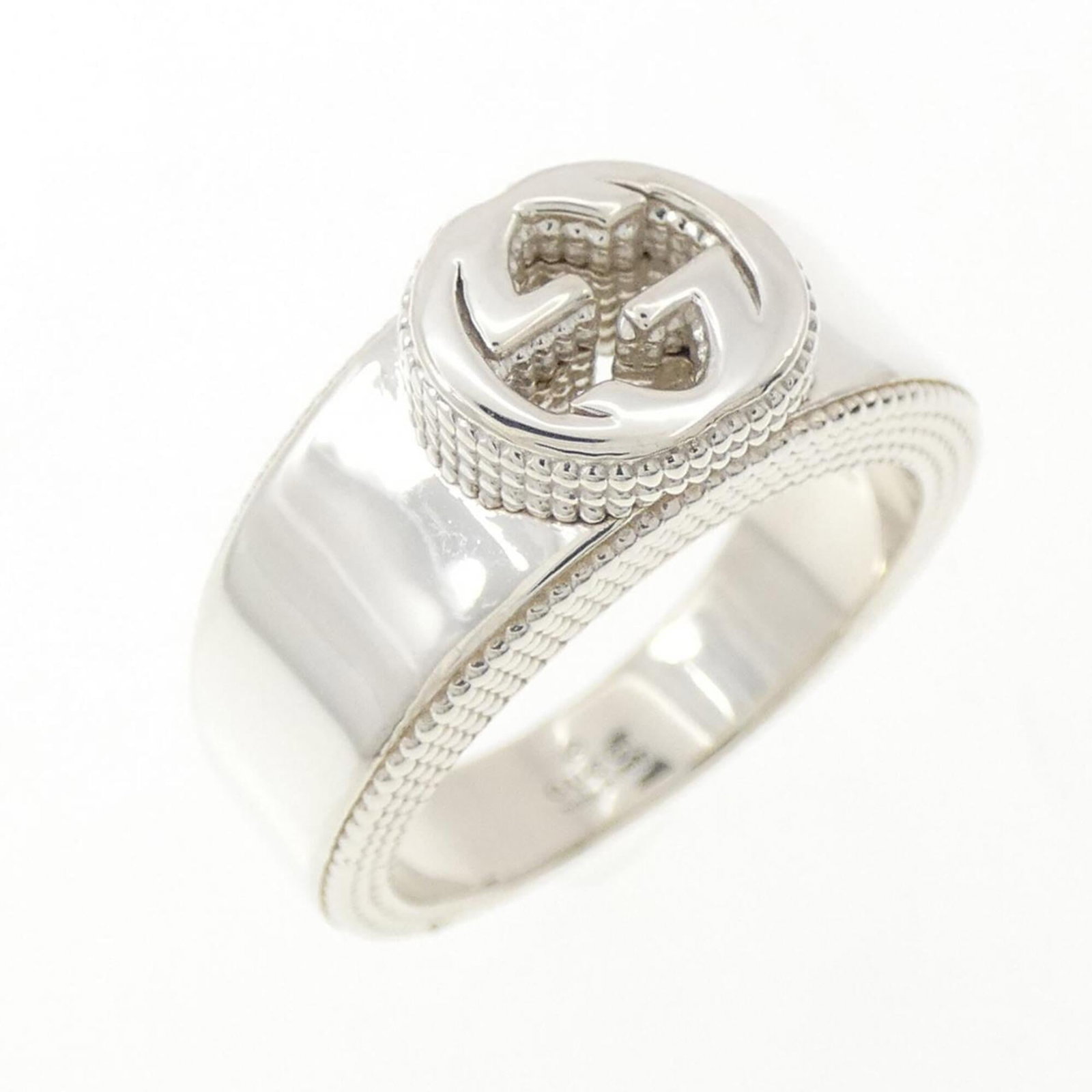 GUCCI Band Ring Silver 925: GUCCI Band Ring Silver 925 This Gucci band ring is crafted from sterling silver 925, offering a sleek and modern design. With a US size 5.5, it's designed to fit comfortably on most women's fingers. T