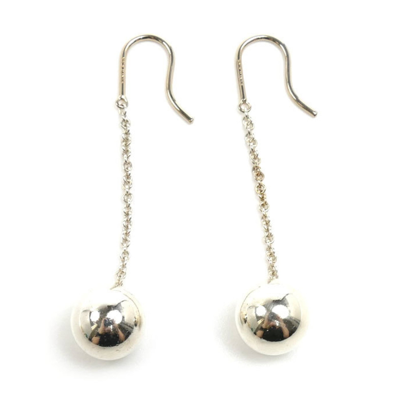 TIFFANY Stud Earrings Silver 925: TIFFANY Stud Earrings Silver 925 Silver 925 Stud Earrings from Tiffany Country of Origin: USA Material: Silver 925 Size: 51.90mm x 10.10mm / 2.04'' x 0.40'' Condition: Good Used with visible wear,