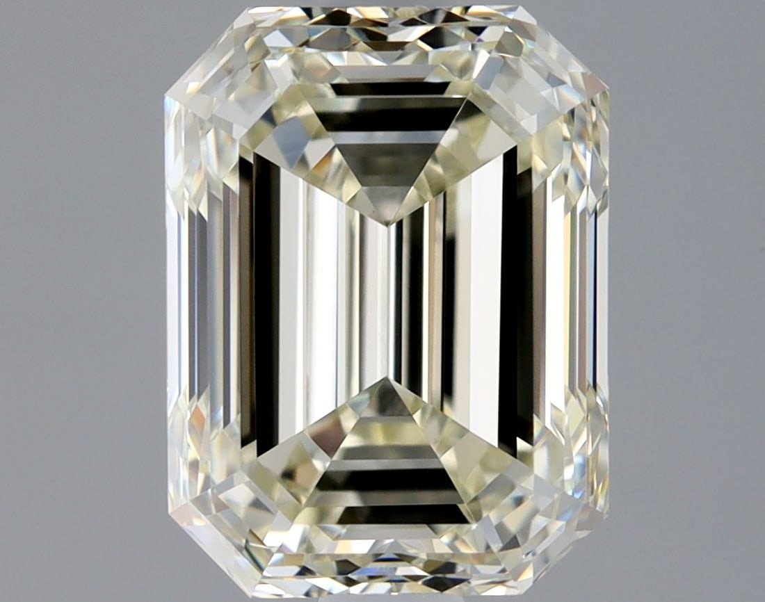 HRD Emerald 1.92ct L VVS2 - Loose Natural Diamond: HRD Emerald 1.92ct L VVS2 - Loose Natural Diamond 1.92ct L VVS2 Emerald Cut Loose Natural Diamond with EX Polish and Symmetry, Certified by HRD. This exceptional stone boasts an impressive cut and
