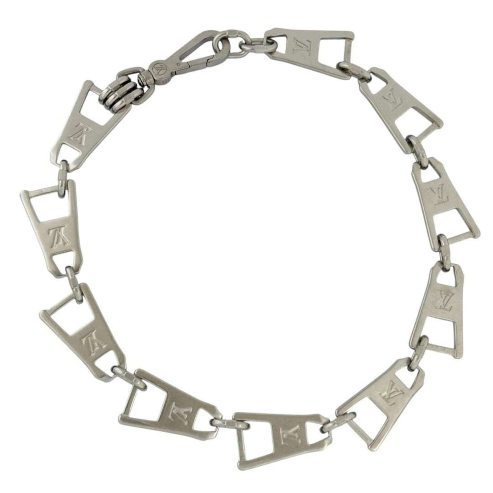 LOUIS VUITTON Metal: LOUIS VUITTON Metal Metal necklace from Louis Vuitton, crafted from high-quality metal, features a classic design that exudes timeless elegance. With a comfortable 48 cm neck circumference, this neckl