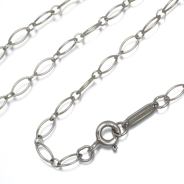 Tiffany&Co. Chain Necklace Oval Link Long 92Cm 925 Sterling Silver: Tiffany&Co. Chain Necklace Oval Link Long 92Cm 925 Sterling Silver Sterling silver chain necklace from Tiffany & Co., featuring an oval link design with a length of 92cm. This 925 sterling silver chai