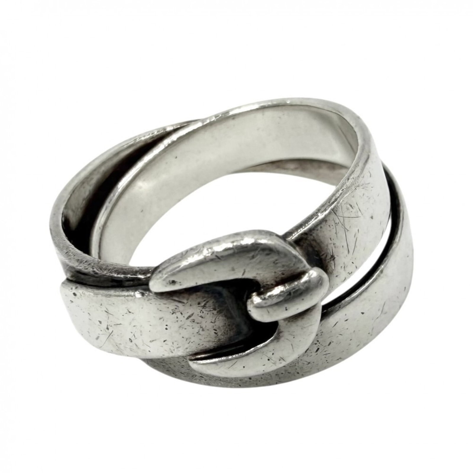 HERMES Band Ring Silver 925: HERMES Band Ring Silver 925 Silver 925 band ring from Hermes features a sleek design, bearing visible signs of wear. The item is in good condition, with scratches and scuffs present, but remains fully