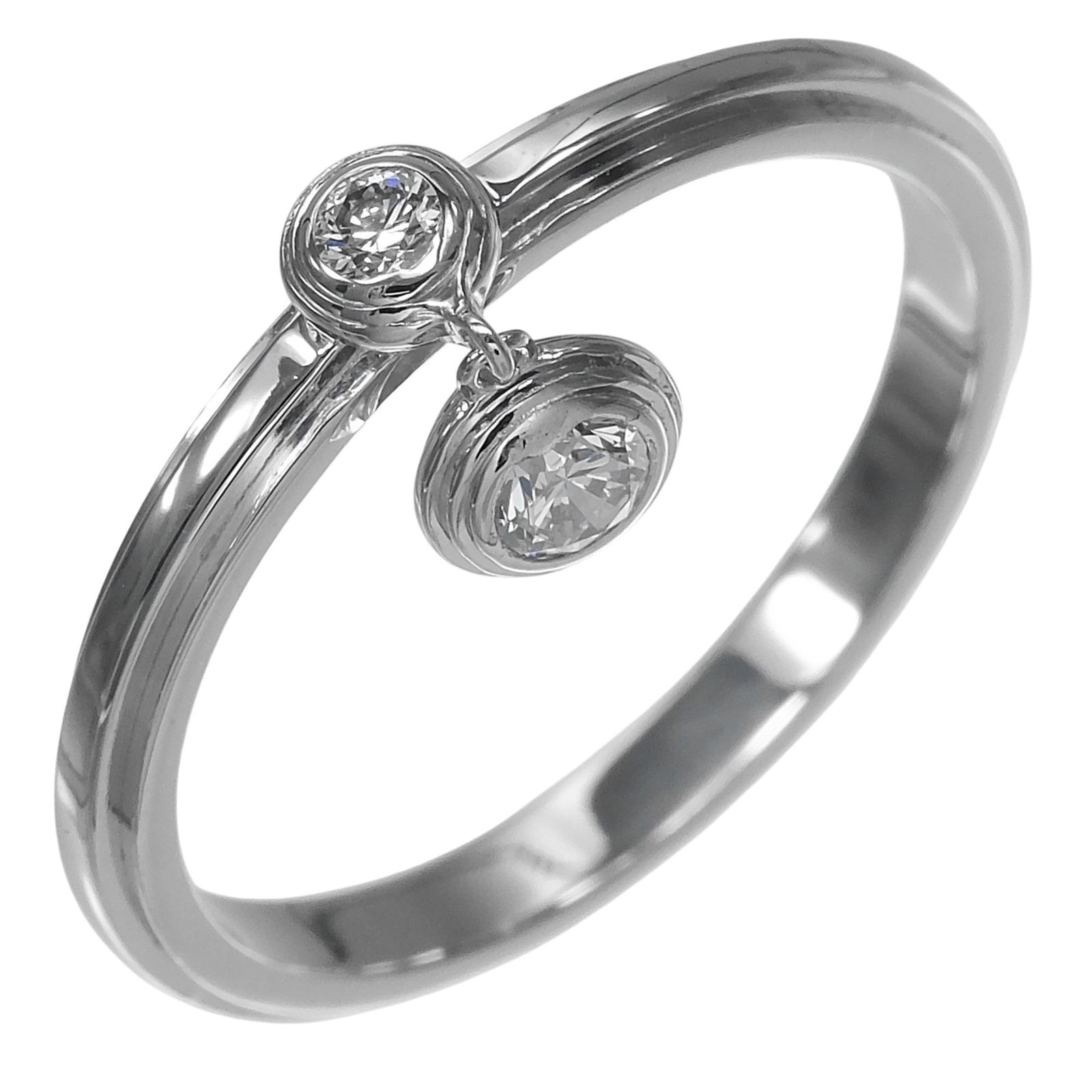 CARTIER Band Ring Platinum 950: CARTIER Band Ring Platinum 950 Platinum 950 Cartier Band Ring with Diamond Stone, a sophisticated and elegant accessory for women, features a sleek band design. Gently used with minor signs of wear, t