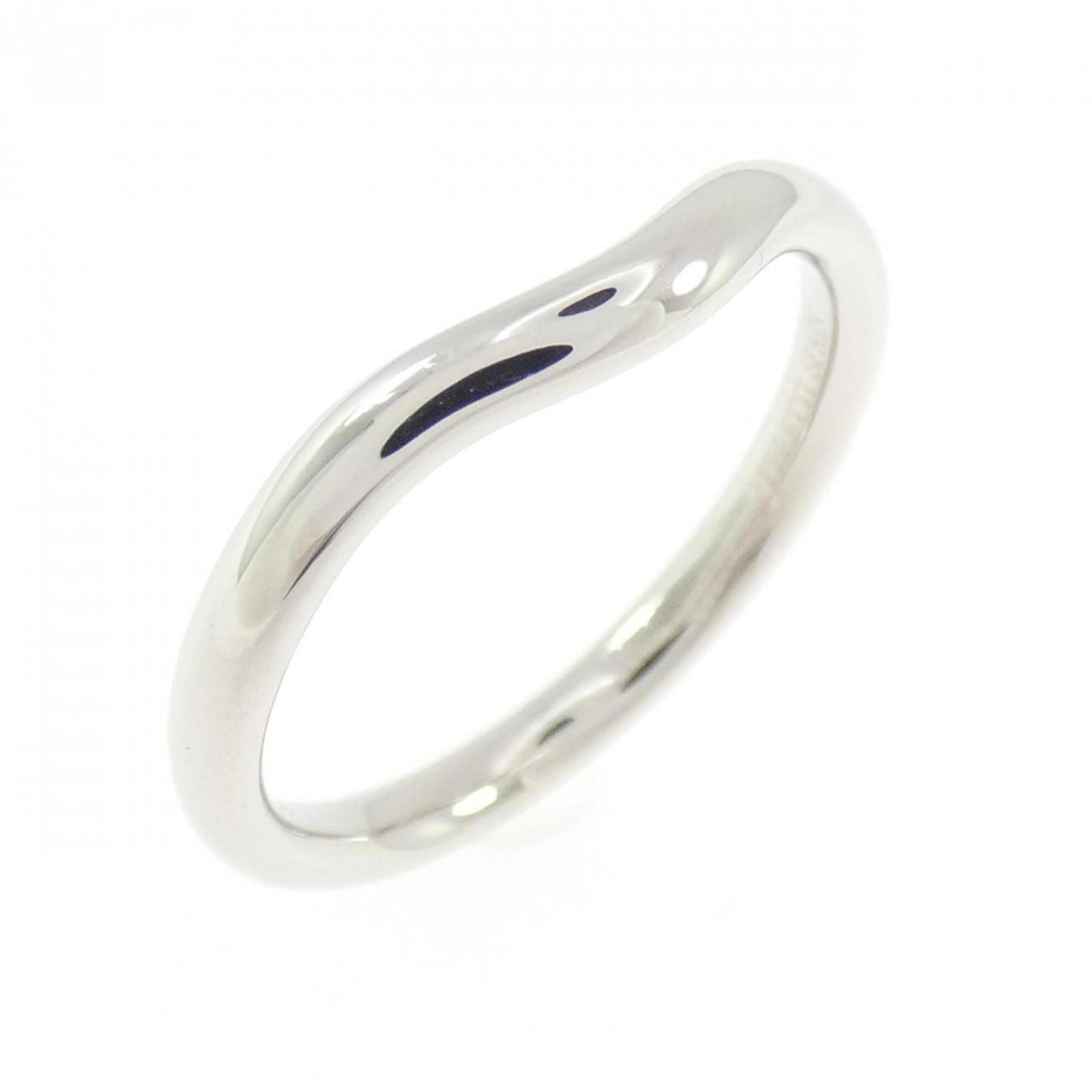 TIFFANY Band Ring Platinum 950: TIFFANY Band Ring Platinum 950 Platinum 950 Tiffany band ring, a symbol of timeless elegance, boasts a sleek and sophisticated design. Made from high-quality platinum, this ring is crafted to last,