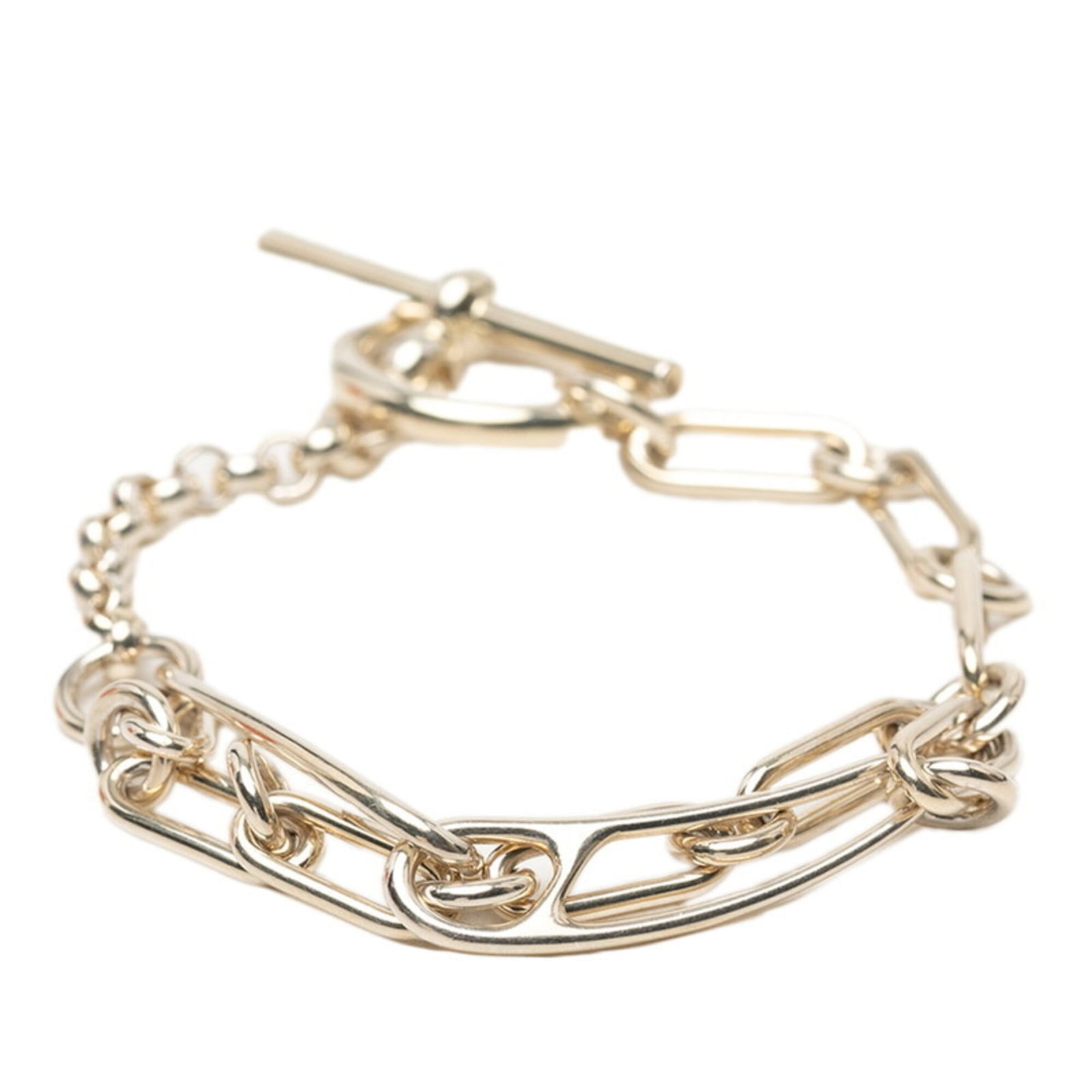 HERMES Charm Bracelet Silver Silver 925: HERMES Charm Bracelet Silver Silver 925 Silver 925 Charm Bracelet from Hermes, featuring a delicate 16cm / 6.29'' length, gently used with minor signs of wear, including small scratches or light marks