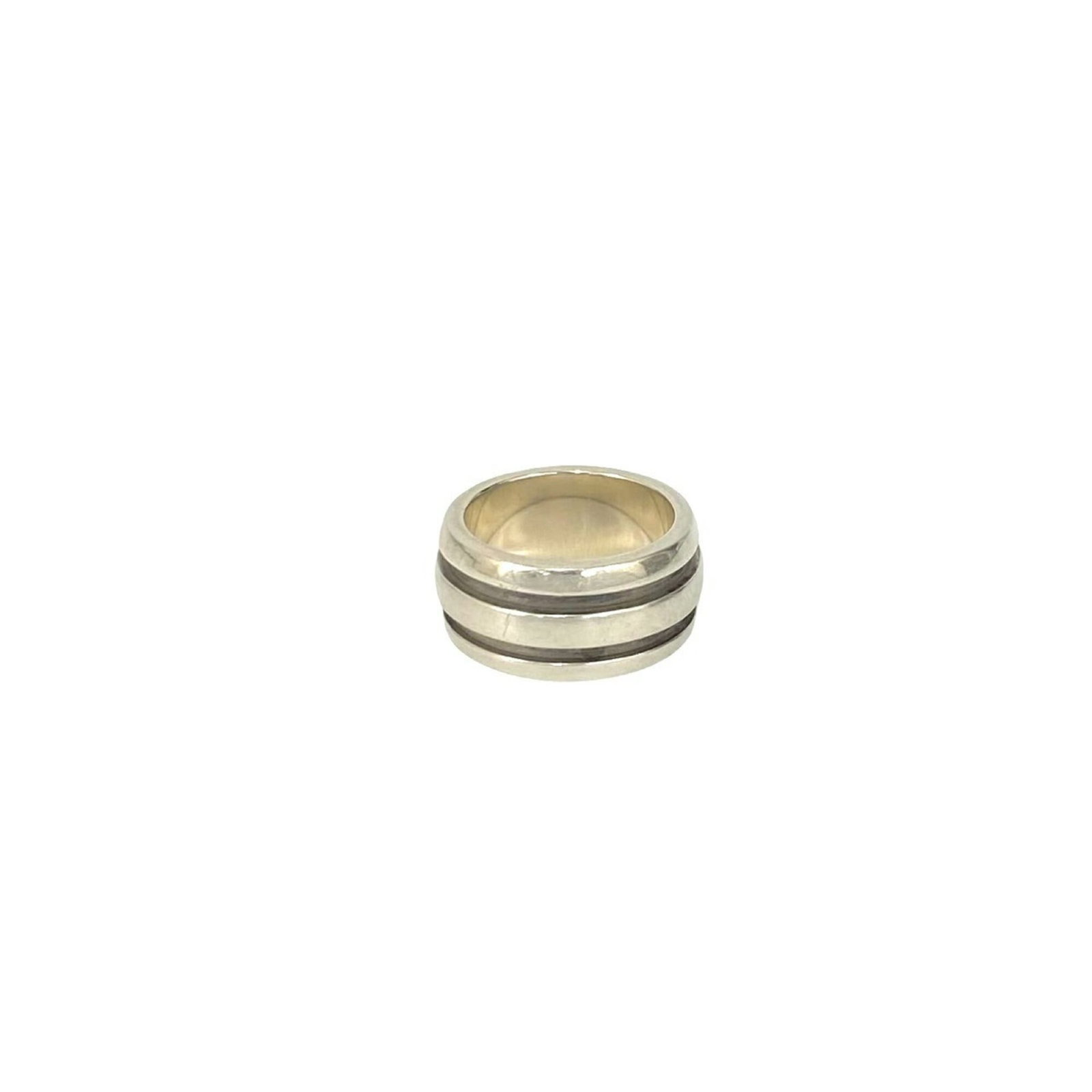 TIFFANY Band Ring Silver 925: TIFFANY Band Ring Silver 925 Silver 925 band ring from Tiffany, a classic design with visible wear and scratches, offering a unique, pre-owned piece. The ring is in good condition, with scuffs and
