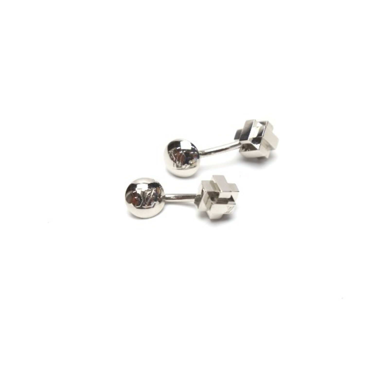 LOUIS VUITTON Cufflinks Silver: LOUIS VUITTON Cufflinks Silver Silver Louis Vuitton cufflinks, bearing a signature, are available for purchase. Gently used with minor signs of wear, these cufflinks showcase the iconic Louis Vuitton 