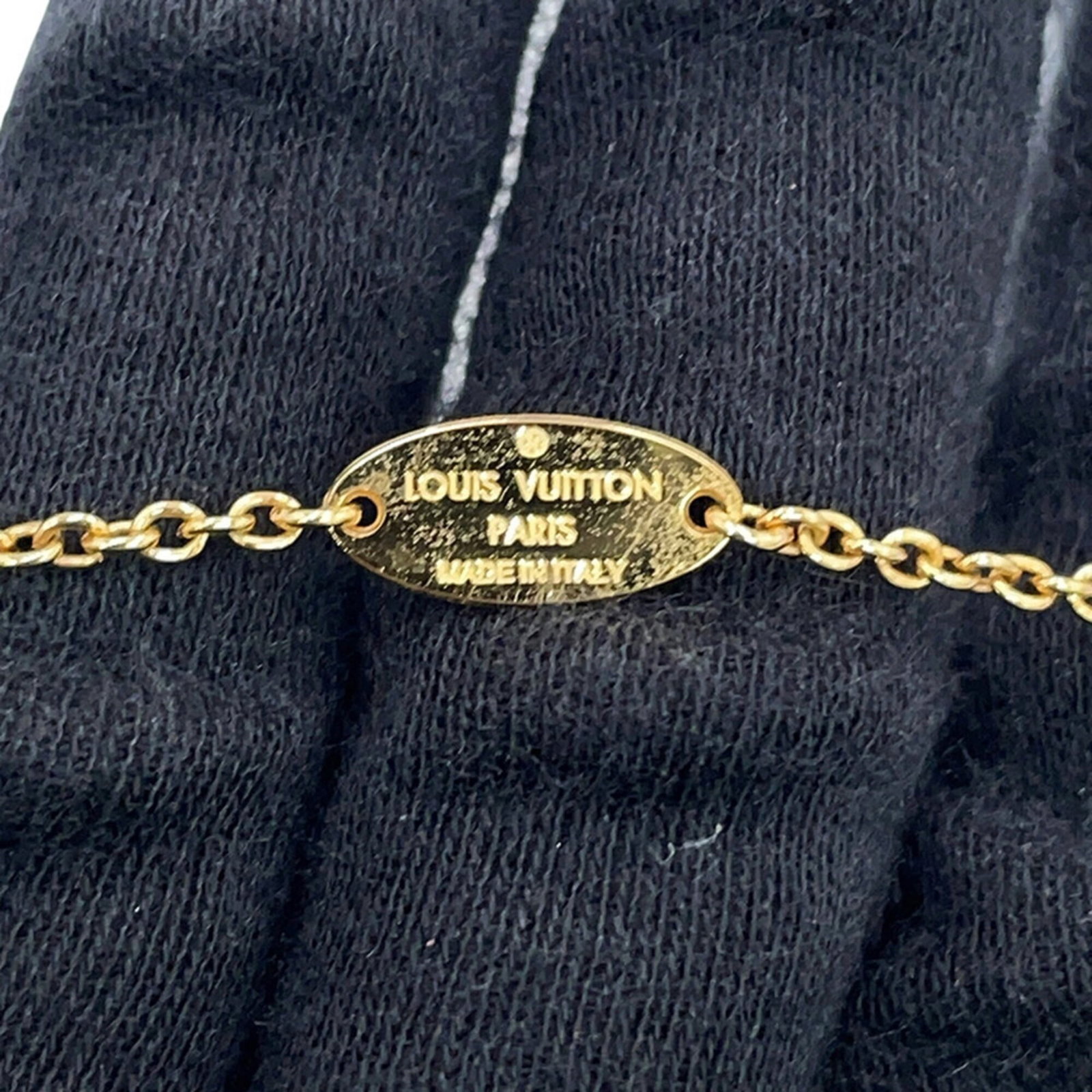 LOUIS VUITTON Gold - 9