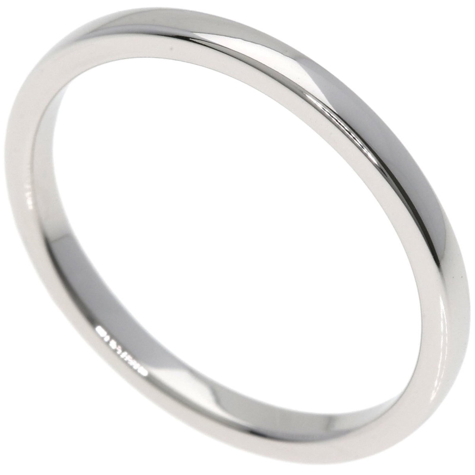 CARTIER Band Ring Platinum 950: CARTIER Band Ring Platinum 950 Platinum 950 Cartier Band Ring, a sophisticated and elegant accessory, is available for purchase. This gently used band ring features minor signs of wear, including smal