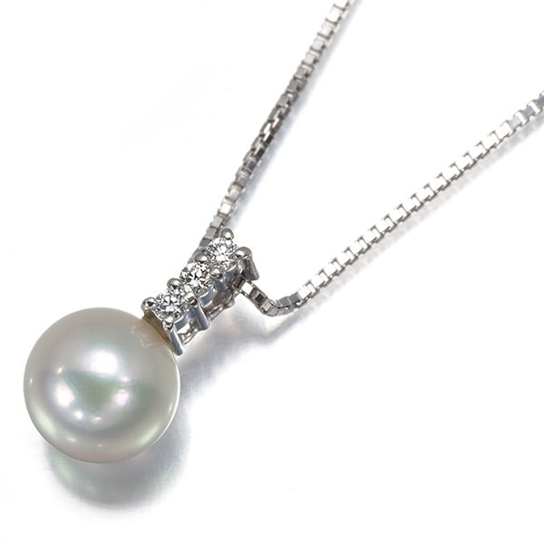 Tasaki Necklace Akoya Pearl 6.8Mm Diamond 0.04Ct Solitaire 850 Platinum: Tasaki Necklace Akoya Pearl 6.8Mm Diamond 0.04Ct Solitaire 850 Platinum Tasaki Necklace features a stunning 6.8mm Akoya pearl, paired with a 0.04ct diamond solitaire set in 850 platinum. The elegant