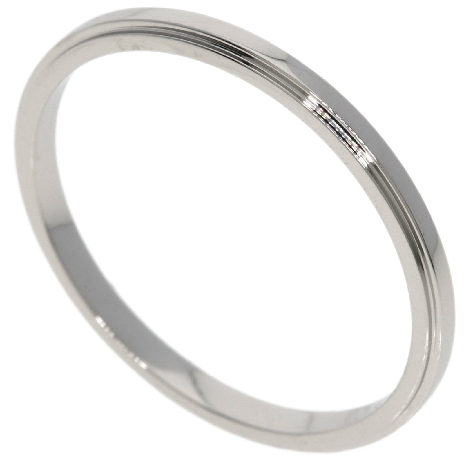 CARTIER Band Ring Platinum 950: CARTIER Band Ring Platinum 950 Platinum 950 Cartier Band Ring in Very Good Condition. This gently used band ring features the iconic Cartier design, showcasing the luxury of platinum 950. Minor signs 