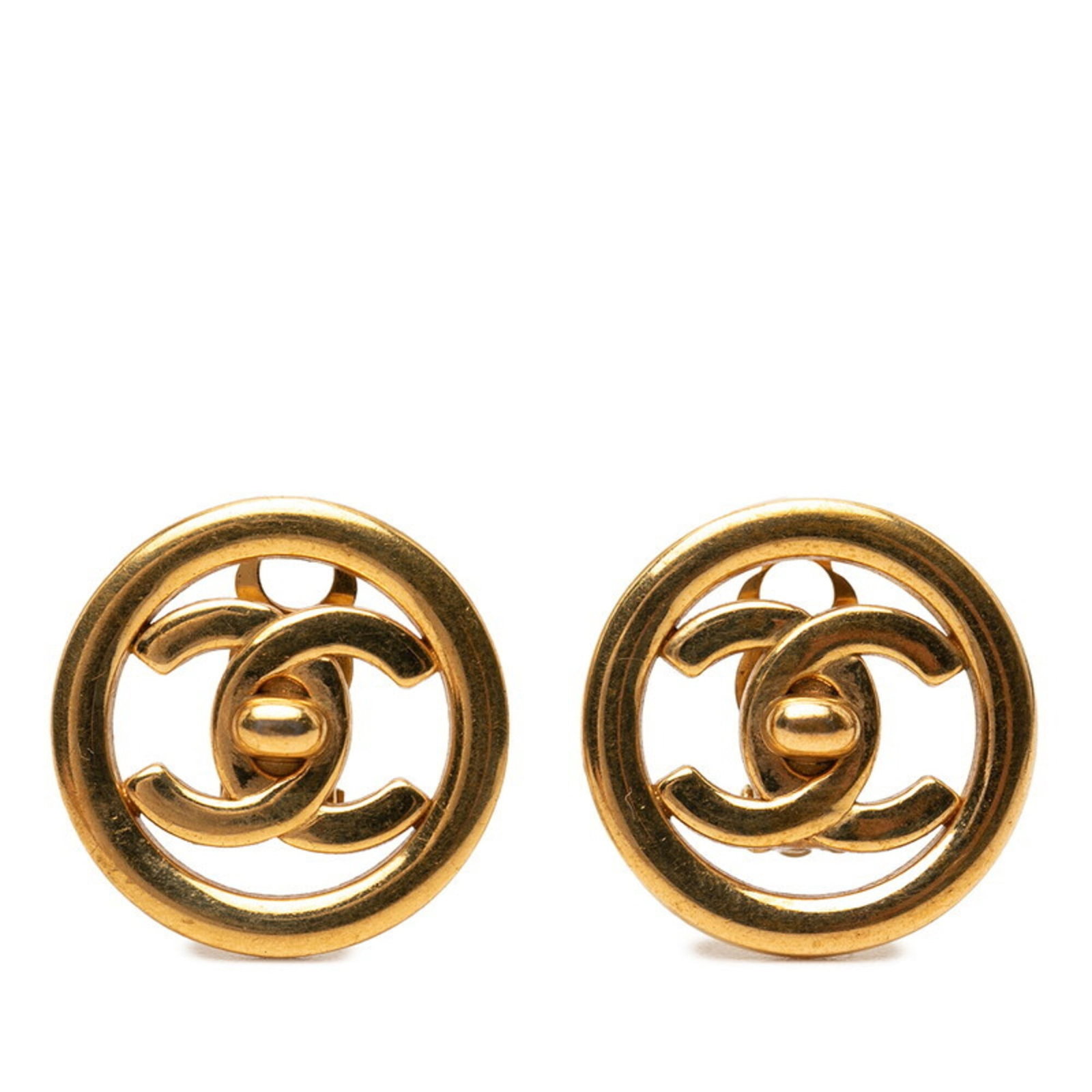 CHANEL Clip Earrings Gold: CHANEL Clip Earrings Gold Gold Clip Earrings from CHANEL, featuring a sleek and sophisticated design. Measuring 24.10mm x 24.10mm, these gently used earrings showcase minor signs of wear, including sm