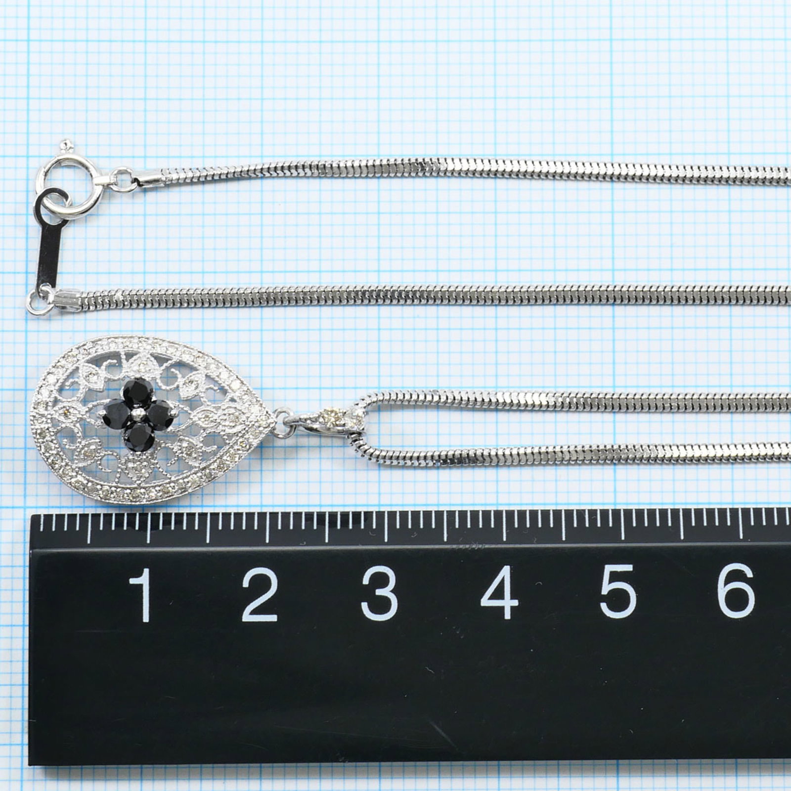 White Gold (18K) - 5
