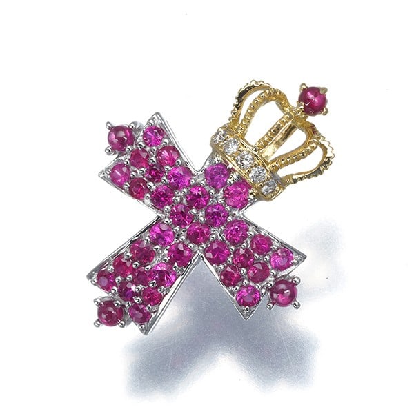 Kasahara Masumi Pendant Ruby Diamond Crown Cross 18K Wg/Yg: Kasahara Masumi Pendant Ruby Diamond Crown Cross 18K Wg/Yg Kasahara Masumi's Pendant Ruby Diamond Crown Cross is a striking piece of jewelry featuring a natural ruby and diamond-encrusted cross