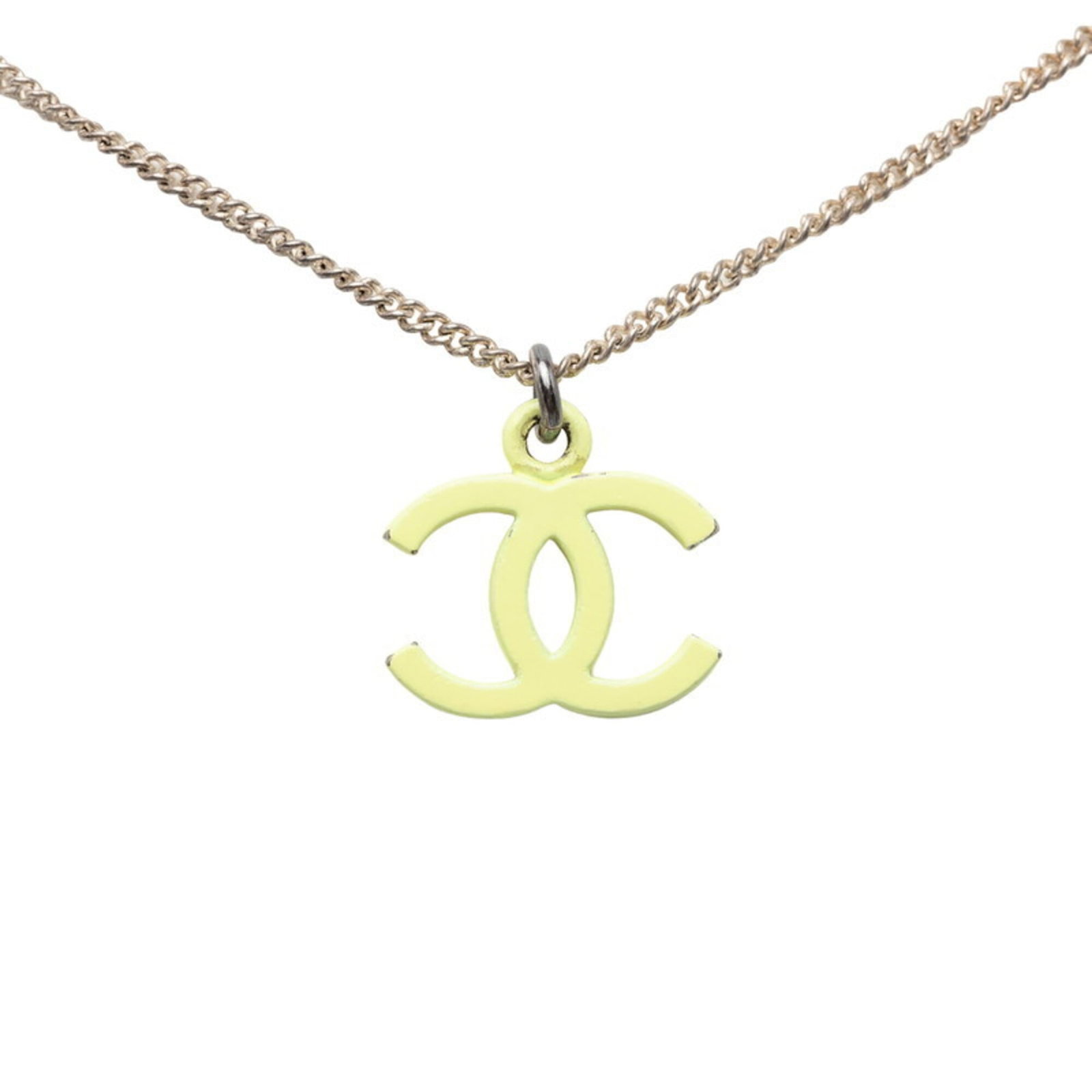 CHANEL Metal Silver Yellow: CHANEL Metal Silver Yellow The CHANEL Metal Silver Yellow necklace boasts a sleek, metallic design with a striking yellow hue. Measuring 43.7 cm in circumference, this necklace features a 17.1mm x 18m