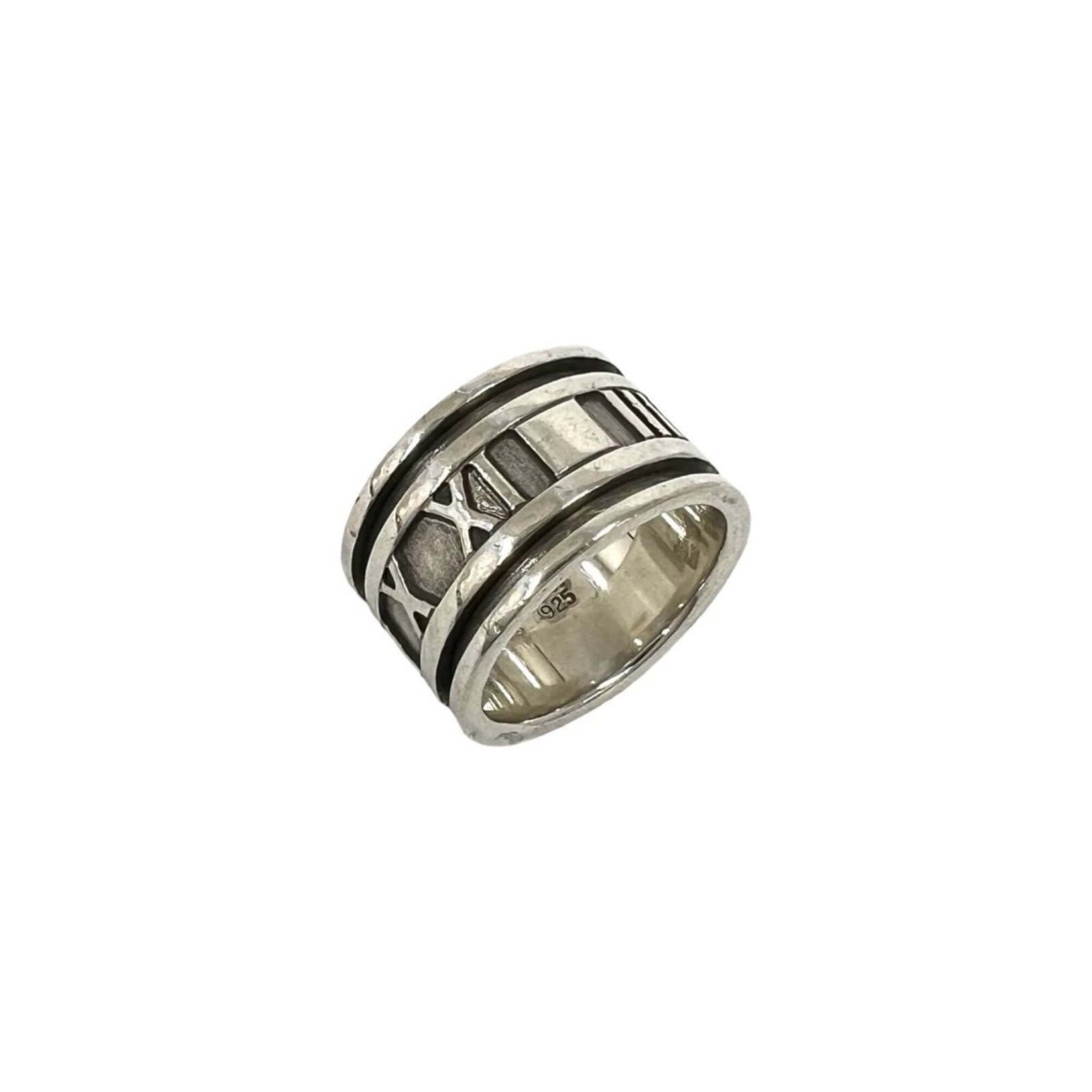 TIFFANY Band Ring Silver 925: TIFFANY Band Ring Silver 925 Silver 925 band ring from Tiffany, a classic design featuring a sleek and modern silhouette. The item bears visible signs of wear, including scratches and scuffs, but rema