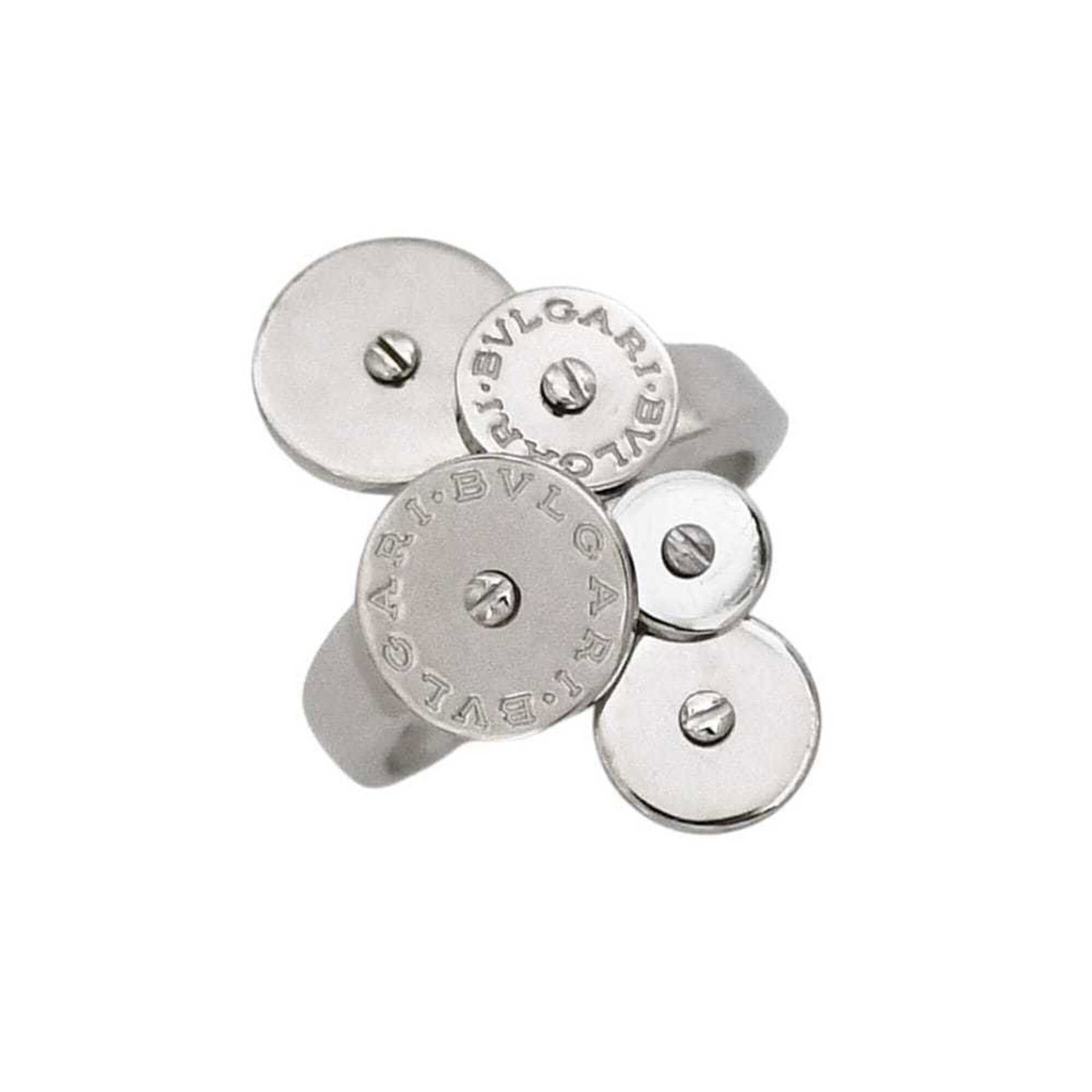 BVLGARI Band Ring White Gold (18K): BVLGARI Band Ring White Gold (18K) BVLGARI Band Ring White Gold (18K) is a stylish and elegant piece, featuring a classic band design in 18K white gold. This gently used ring boasts a very good
