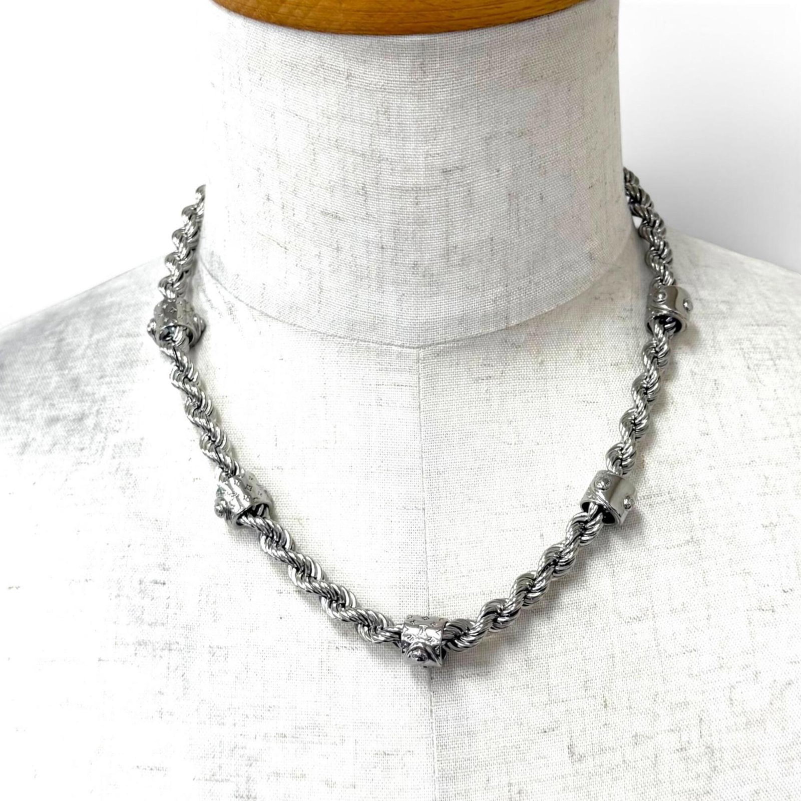 LOUIS VUITTON Silver - 2