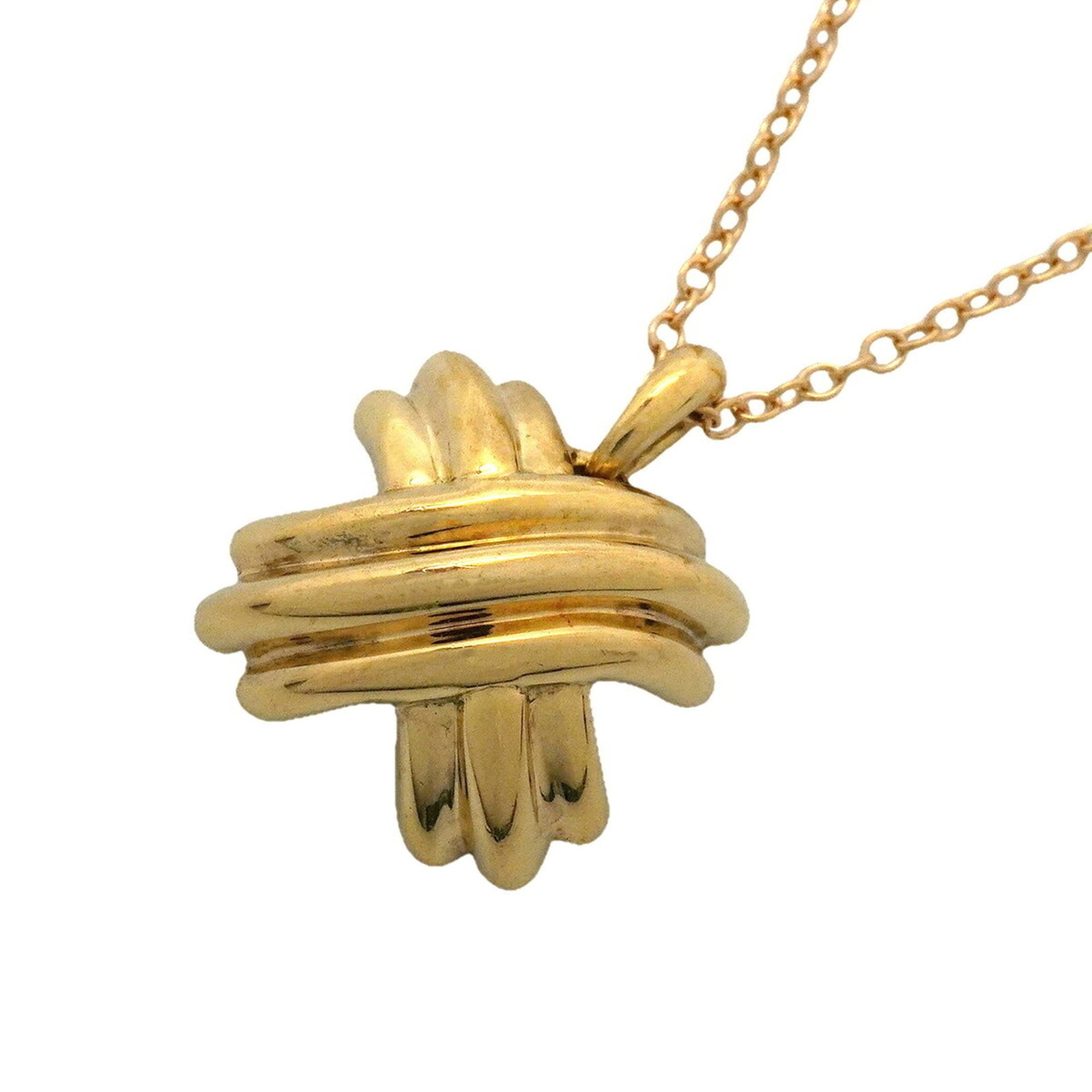 TIFFANY Yellow Gold (18K): TIFFANY Yellow Gold (18K) Tiffany's iconic yellow gold 18K necklace is a timeless piece that exudes elegance. With its 41cm circumference and 20.2mm x 16.3mm pendant, this necklace is a statement piec