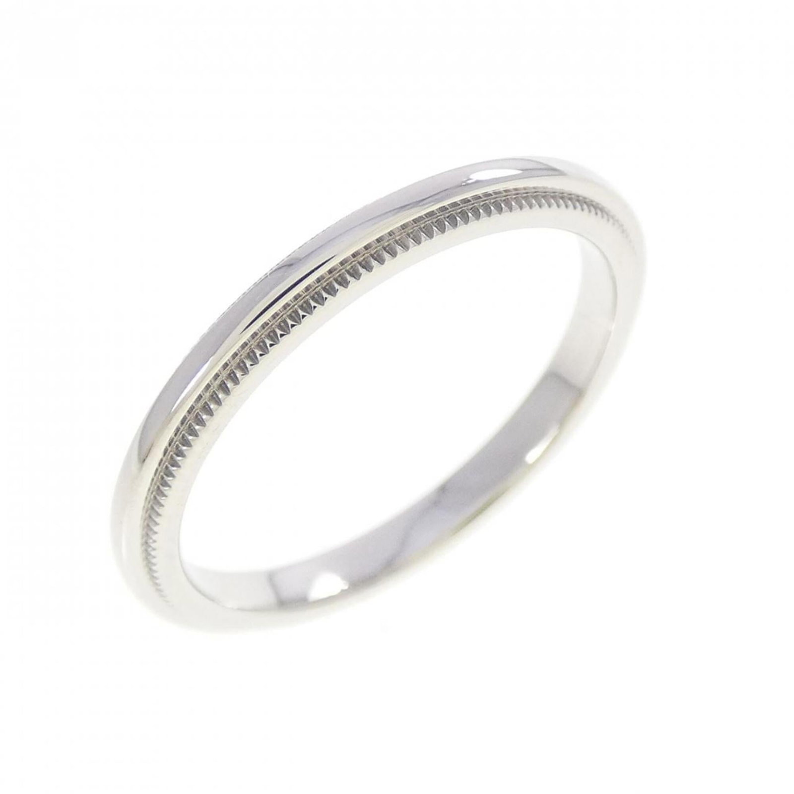 TIFFANY Band Ring Platinum 950: TIFFANY Band Ring Platinum 950 Platinum 950 Tiffany band ring in excellent condition, featuring a slender 2mm width and a US size 5.5. Gently used with minor signs of wear, this piece showcases the ti