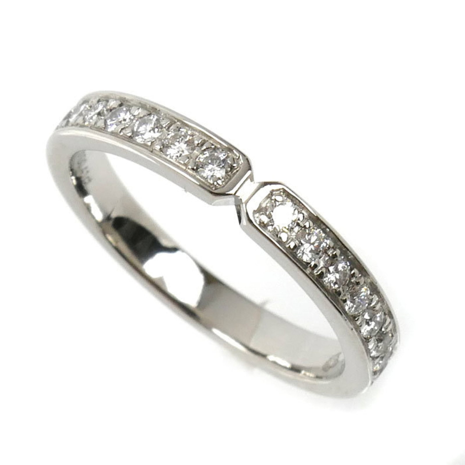 HERMES Band Ring Platinum 950: HERMES Band Ring Platinum 950 Platinum 950 band ring from Hermes, featuring a diamond stone and a sleek, sophisticated design. Gently used with minor signs of wear, this ring is in very good