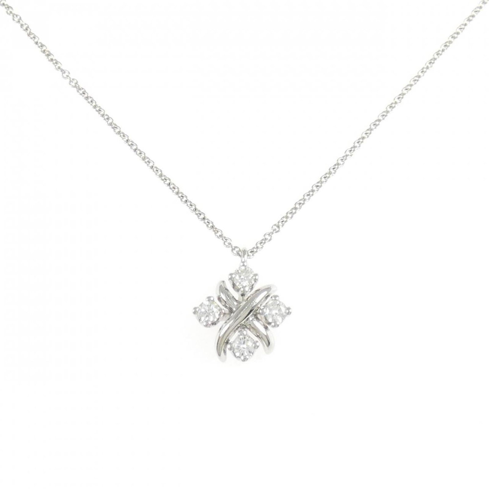 TIFFANY Platinum 950: TIFFANY Platinum 950 Platinum 950 pendant from Tiffany, a symbol of elegance and sophistication. This gently used necklace features a small scratch or two, adding a touch of subtle character to its al