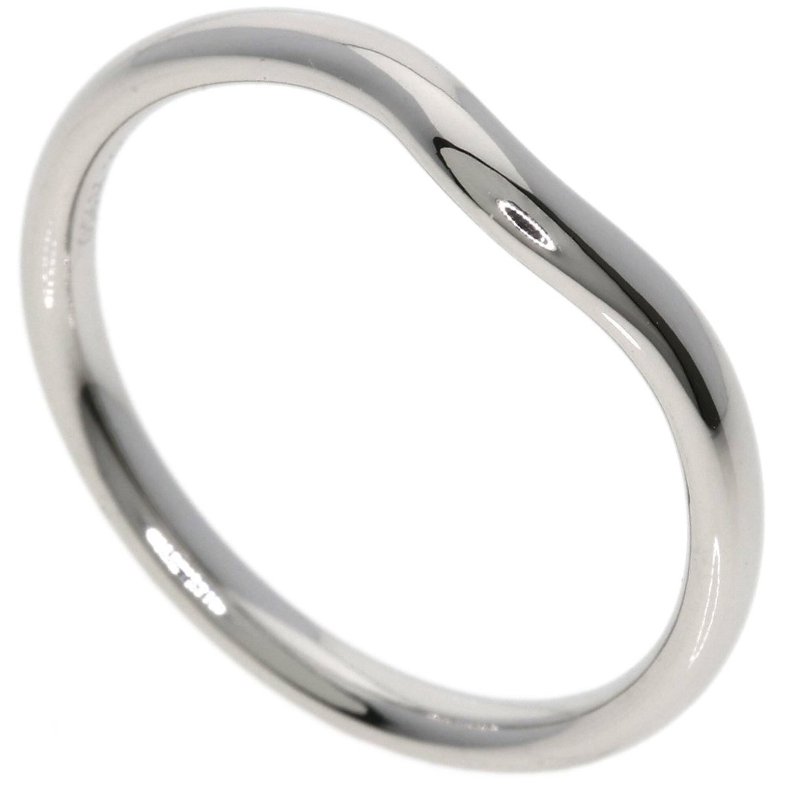 TIFFANY Band Ring Platinum 950: TIFFANY Band Ring Platinum 950 Platinum 950 Tiffany band ring in excellent condition, featuring a sleek and sophisticated design. The item boasts a high-quality platinum construction with minor signs 