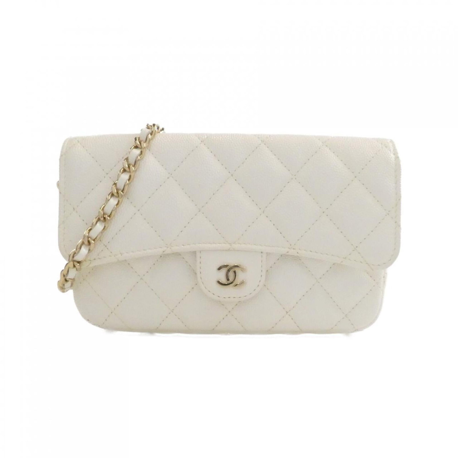 CHANEL Leather White: CHANEL Leather White White Grained Calfskin Leather Handbag from Chanel, featuring a classic design with a subtle white finish, gently used with minor signs of wear, and in very good condition. The