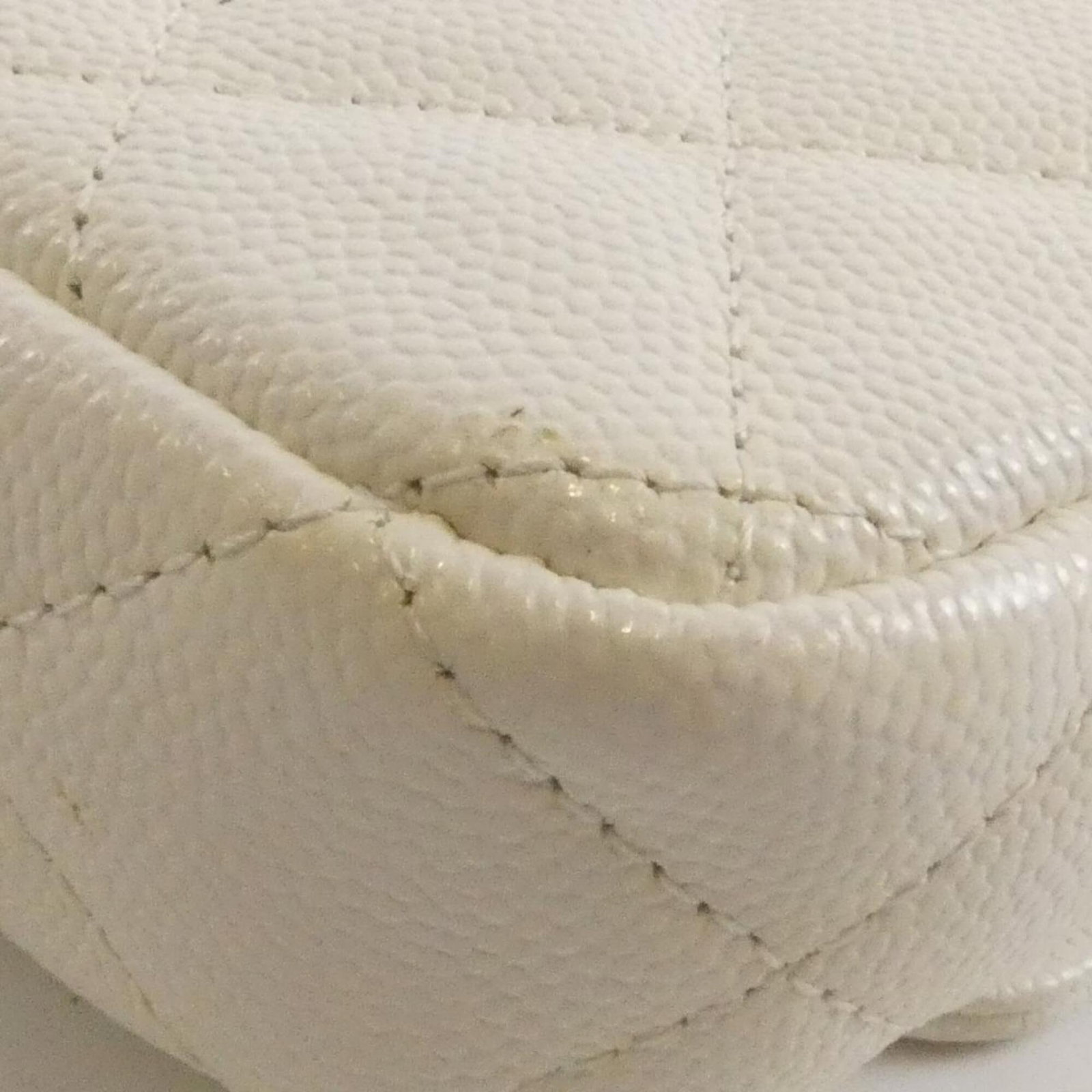 CHANEL Leather White - 4