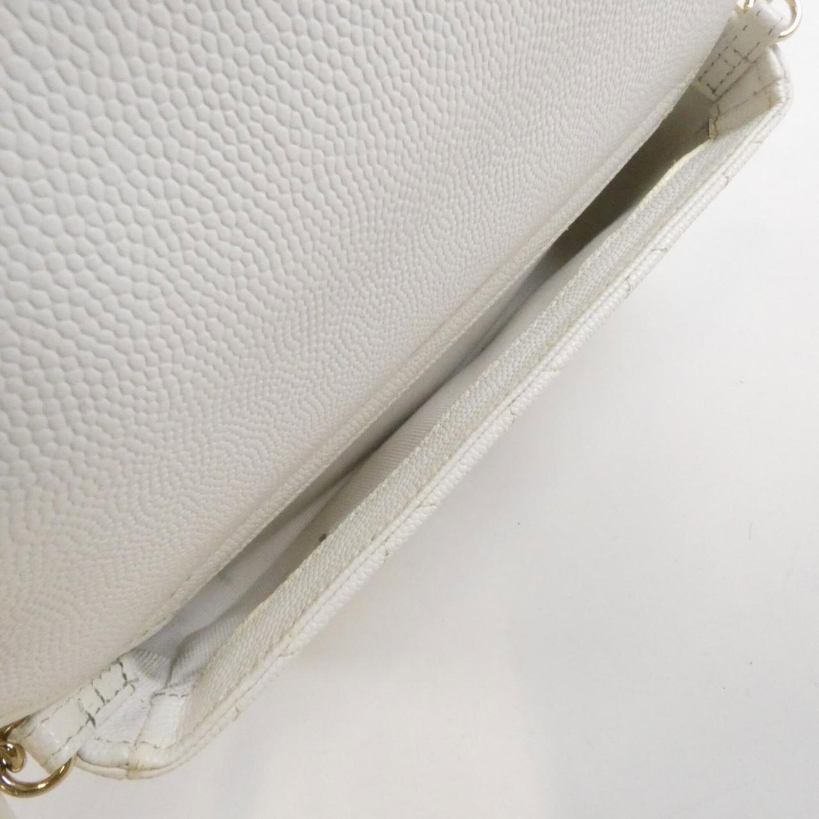 CHANEL Leather White - 9