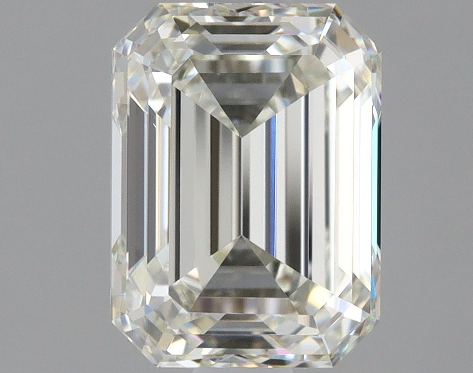GIA Emerald 1.5ct K VVS1 - Loose Natural Diamond: GIA Emerald 1.5ct K VVS1 - Loose Natural Diamond GIA Emerald 1.5ct K VVS1 - Loose Natural DiamondThis stunning 1.5ct GIA-certified emerald-cut diamond boasts exceptional clarity, color, and polish,