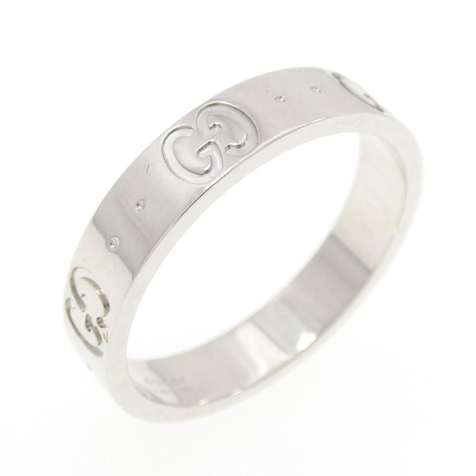 GUCCI Band Ring White Gold (18K): GUCCI Band Ring White Gold (18K) White gold band ring from Gucci, made from 18K material, with a sleek and modern design. This like new used ring features no visible wear, only the faintest traces, an