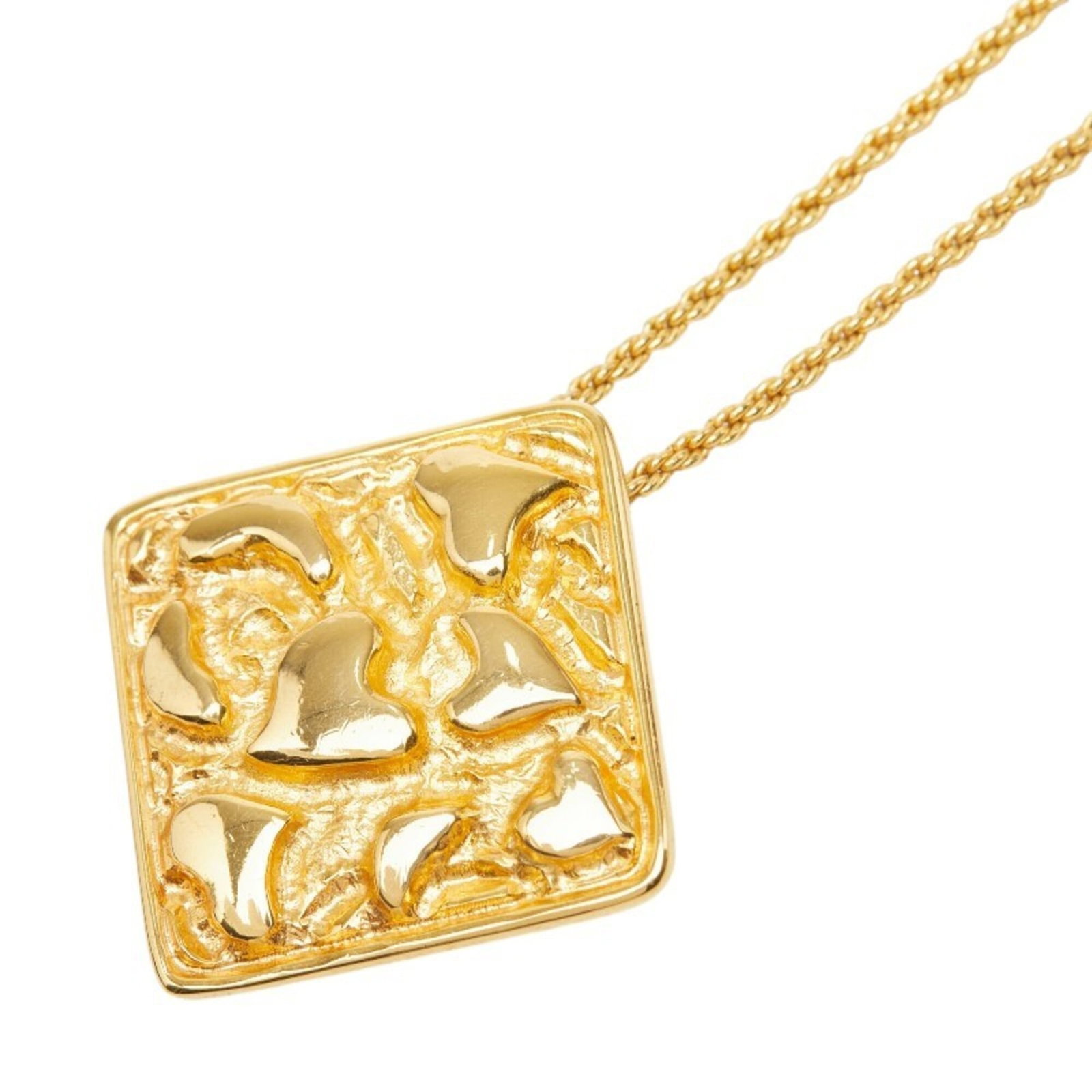 YVES SAINT LAURENT Gold: YVES SAINT LAURENT Gold Gold Yves Saint Laurent Necklace, a gently used piece with minor signs of wear, features a 33.6mm x 33.6mm gold pendant and a 47cm chain circumference. The necklace bears a sig