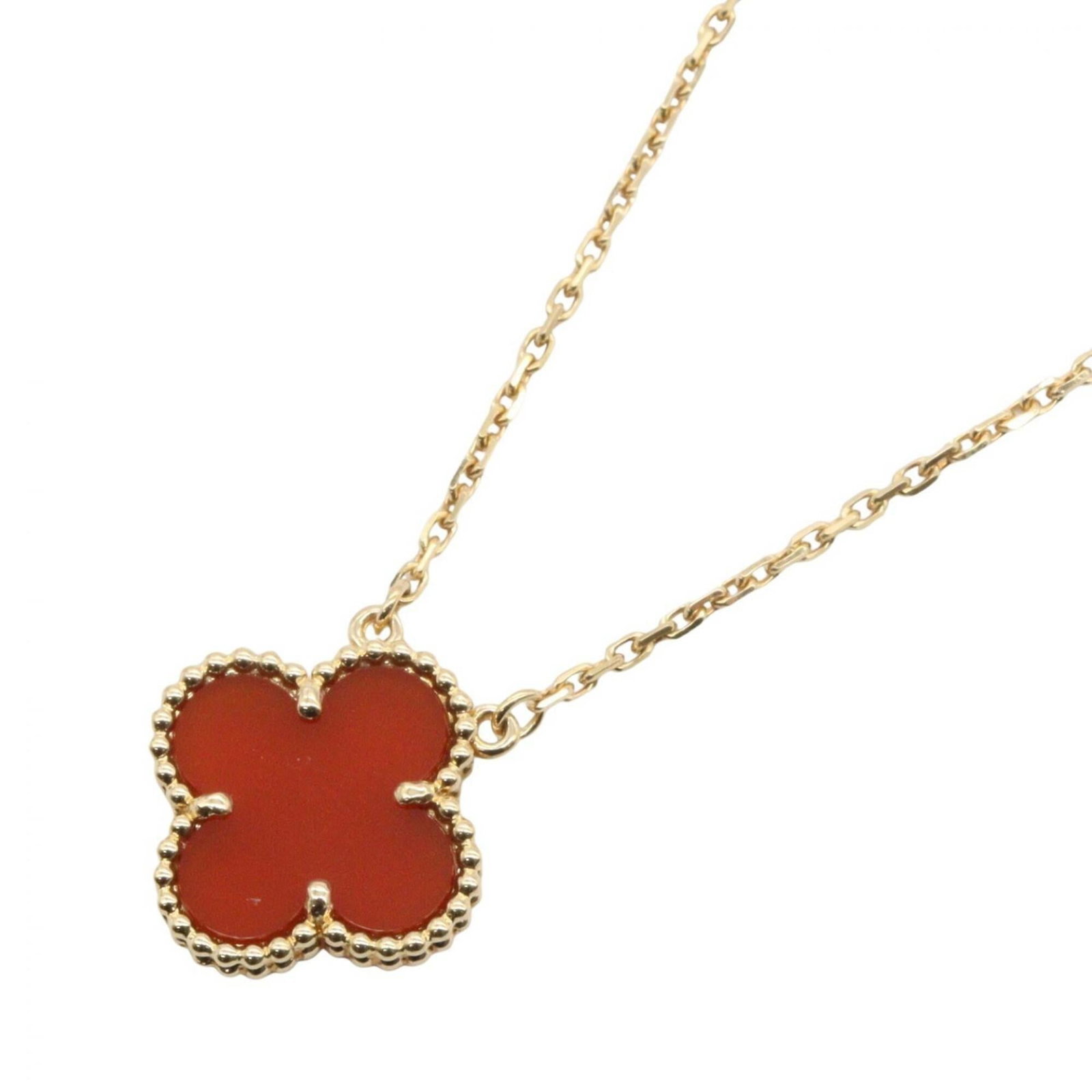 VAN CLEEF & ARPELS Yellow Gold (18K): VAN CLEEF & ARPELS Yellow Gold (18K) Yellow gold (18K) necklace from Van Cleef & Arpels, featuring a 15mm x 15mm pendant, adjustable to fit 37.5 cm - 42 cm neck circumferences. This like new used neck