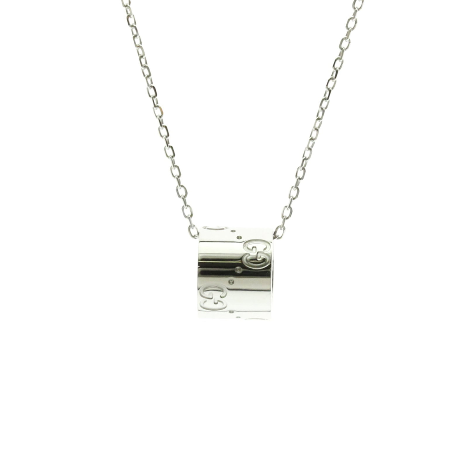 GUCCI White Gold (18K): GUCCI White Gold (18K) The Gucci white gold (18K) pendant necklace boasts a sleek, modern design with a 11.5mm x 9mm pendant that adds a touch of sophistication to any outfit. Made from high-quality 1