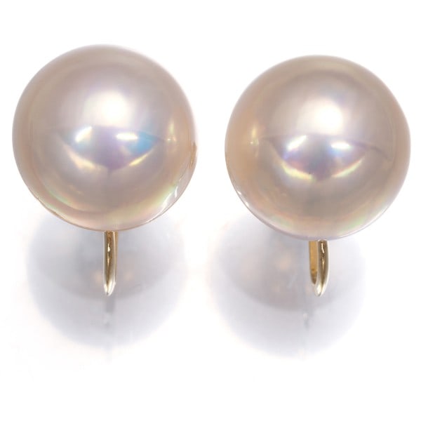 Tasaki Earrings Mabe Pearl 13.7Mm 18K 750 Yellow Gold: Tasaki Earrings Mabe Pearl 13.7Mm 18K 750 Yellow Gold Tasaki Earrings in 18K Yellow Gold feature a stunning Mabe Pearl with a diameter of approximately 13.7mm. Crafted from high-quality 18K yellow