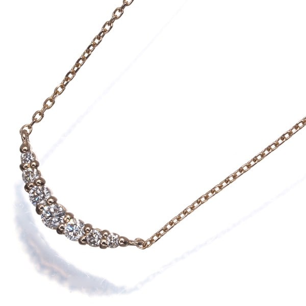 Vendome Necklace Diamond 0.12Ct Lueur 18K 750 Rose Gold: Vendome Necklace Diamond 0.12Ct Lueur 18K 750 Rose Gold Vendome's 0.12ct diamond pendant shines in 18k rose gold, a delicate and elegant design. The natural diamond is set in a 2.3 x 12.5mm pendant, s