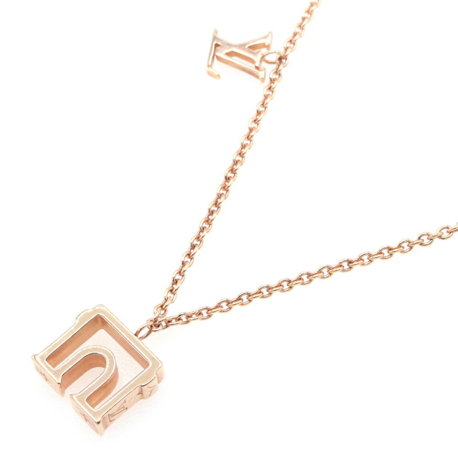 LOUIS VUITTON Metal: LOUIS VUITTON Metal Pink gold Louis Vuitton metal necklace with a pendant, weighing 11.6g, featuring a 14mm x 16mm pendant size. The necklace is designed for women, with a neck circumference range of