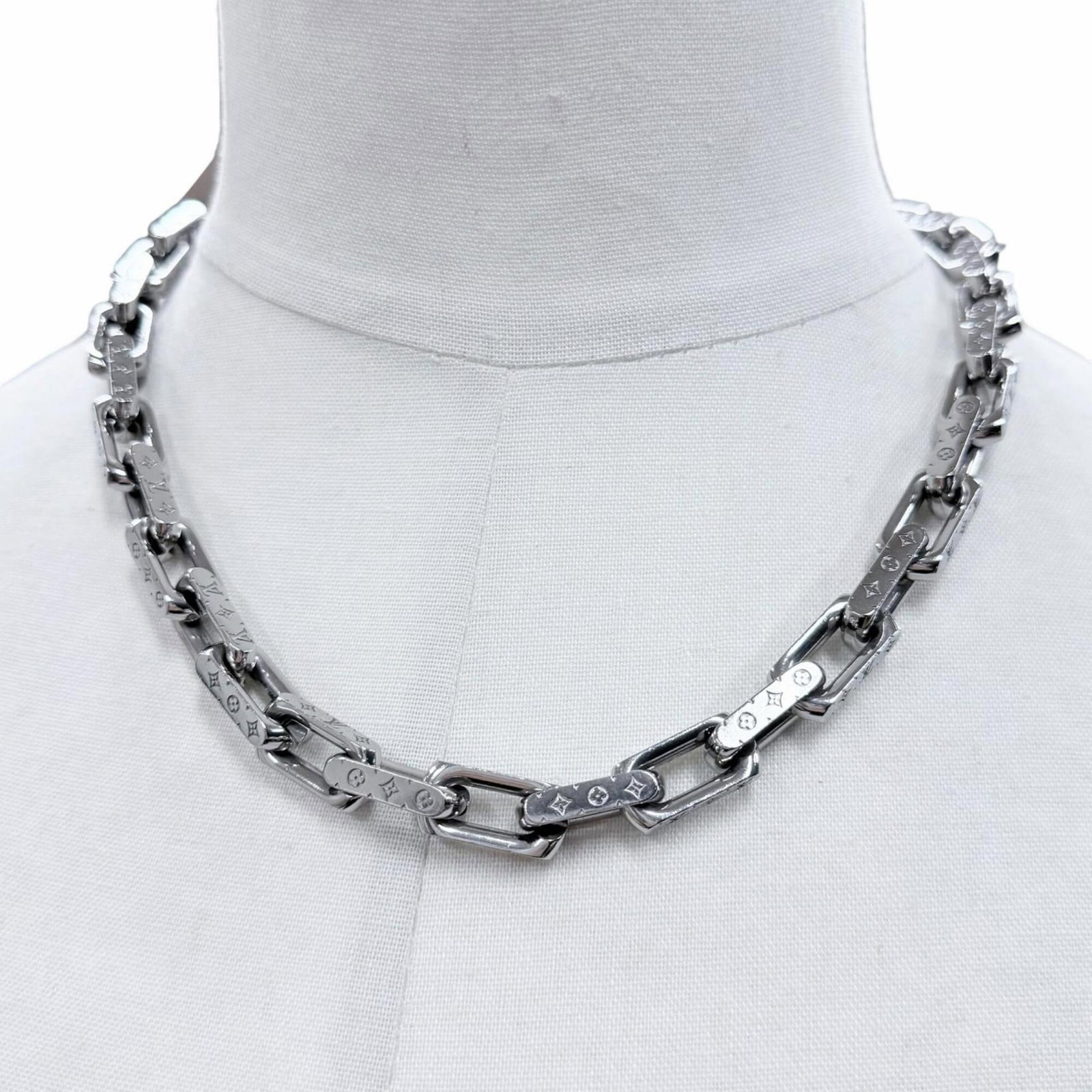 LOUIS VUITTON Silver - 3