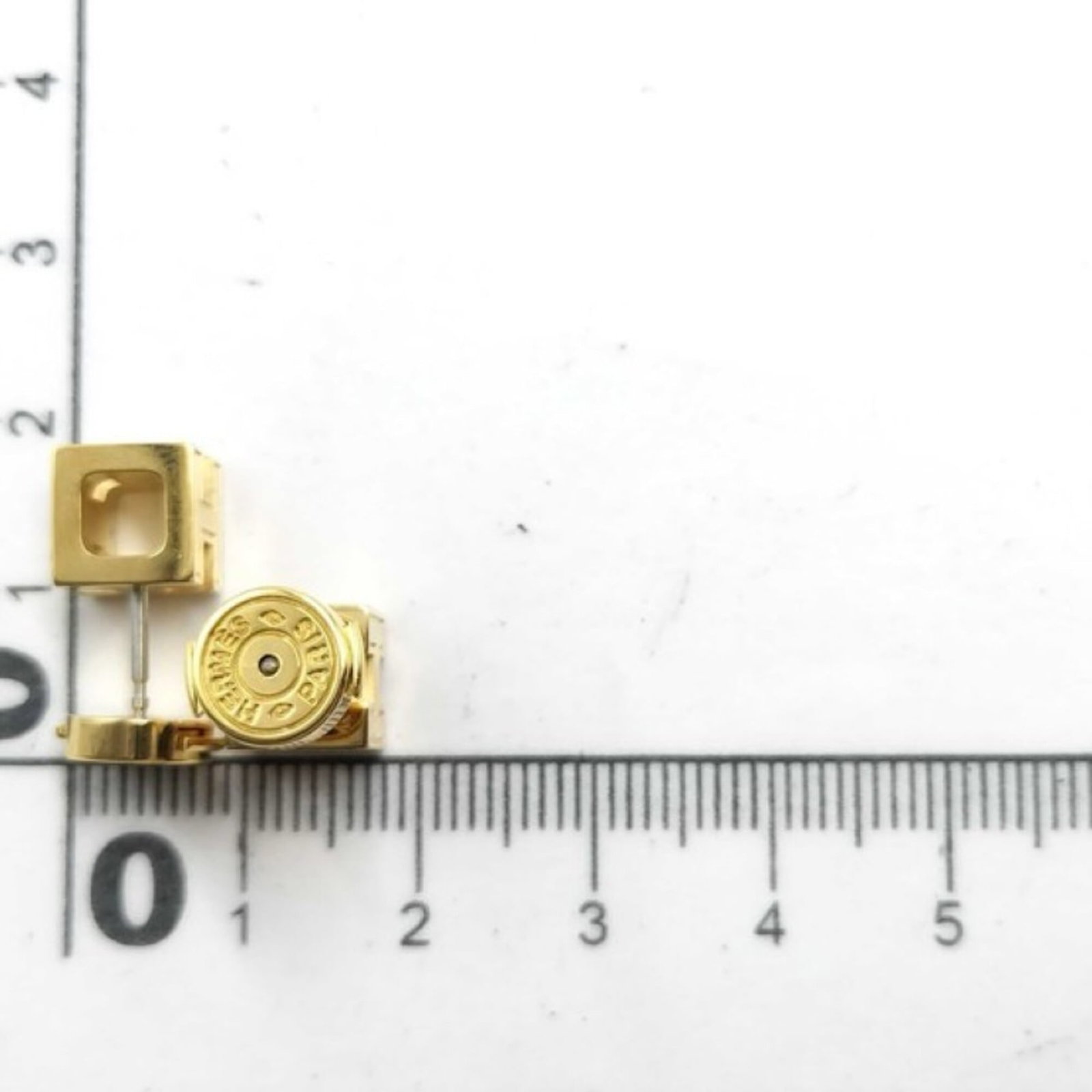 HERMES Stud Earrings Metal - 9