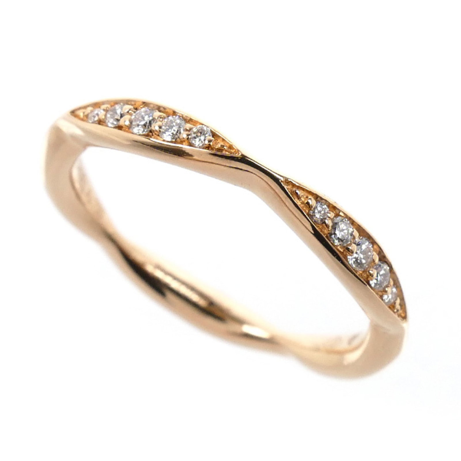 CHANEL Band Ring Pink Gold (18K): CHANEL Band Ring Pink Gold (18K) Pink gold band ring from CHANEL, featuring a diamond stone, crafted in 18K pink gold. This gently used ring showcases minor signs of wear, with small scratches or