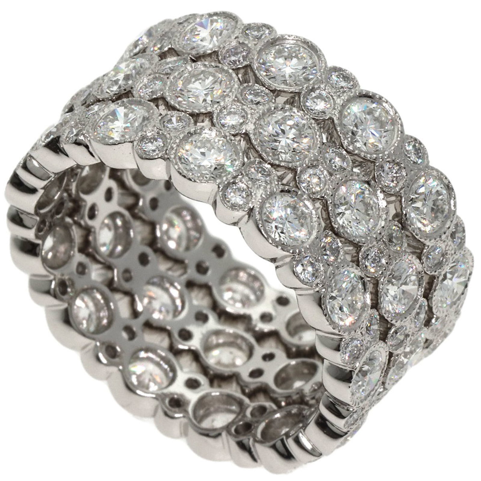 TIFFANY Band Ring Platinum 950: TIFFANY Band Ring Platinum 950 Platinum 950 Tiffany band ring with a diamond stone, this elegant piece is a classic design that exudes sophistication. Gently used with minor signs of wear, the ring is