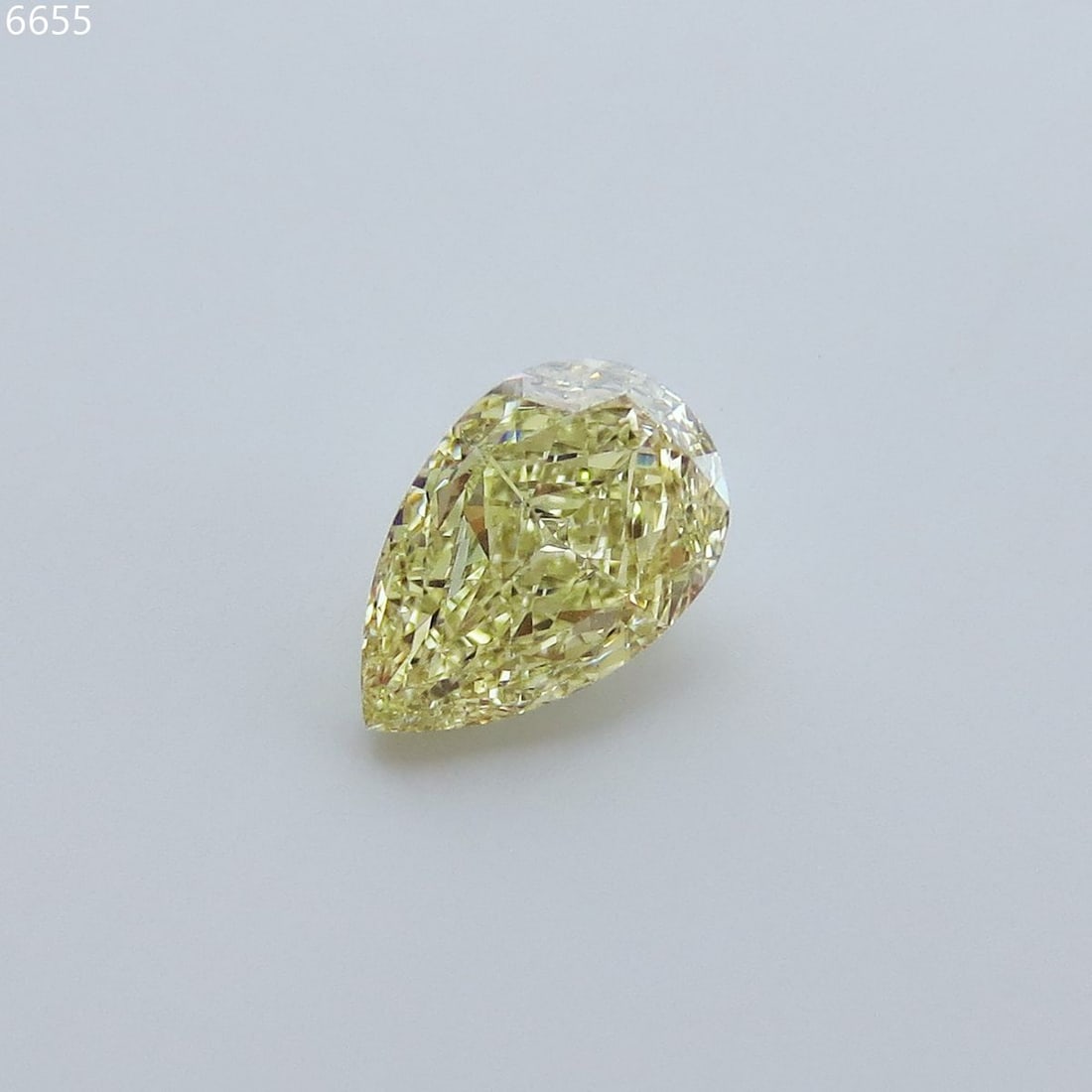 GIA Pear 1.51ct Fancy Light Greenish Yellow VVS2 - Loose Natural Diamond (1 of 1)