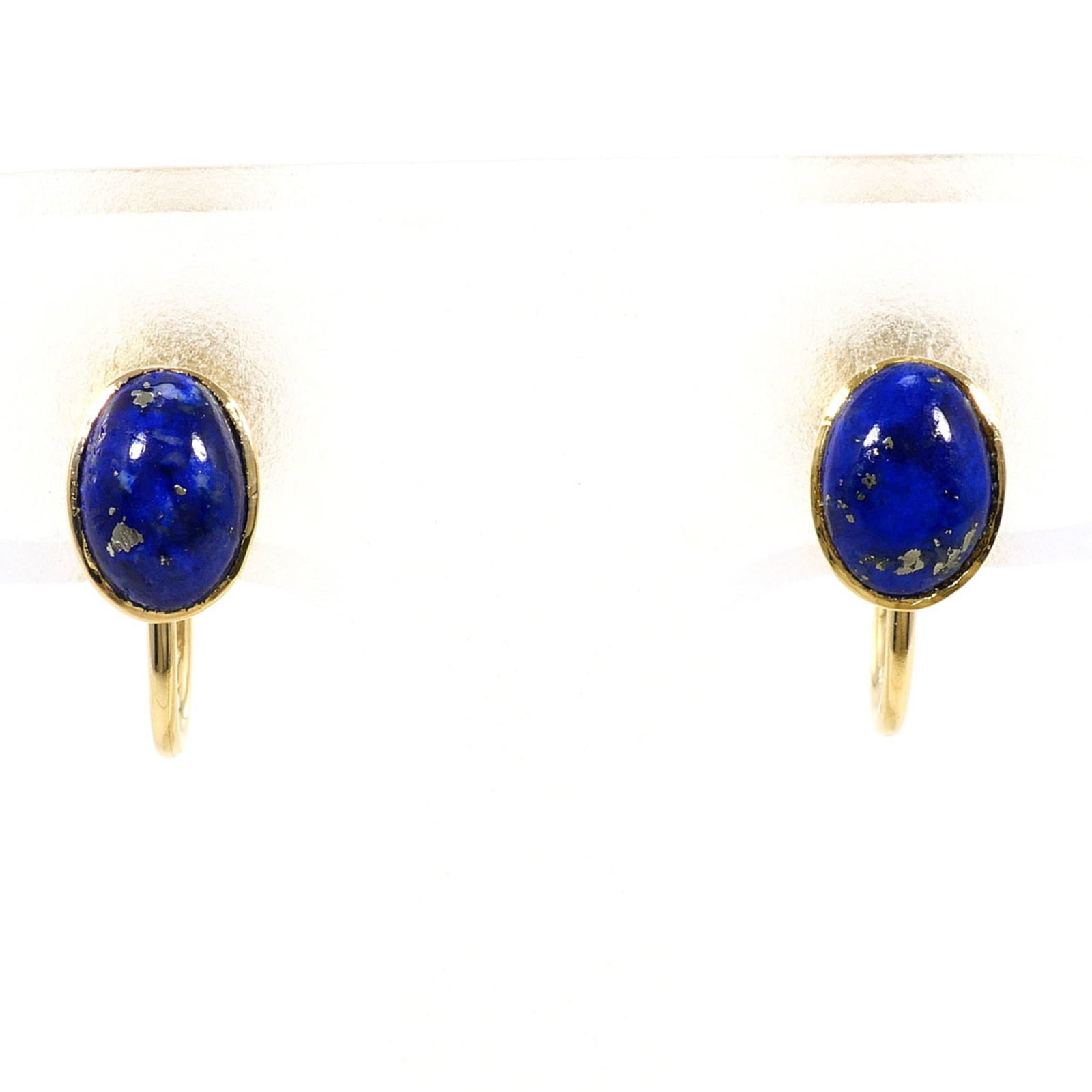 Clip Earrings Yellow Gold (18K): Clip Earrings Yellow Gold (18K) Yellow gold clip earrings with a touch of elegance, featuring a lapis lazuli stone set in 18K gold. Made from high-quality yellow gold, these earrings are in like new