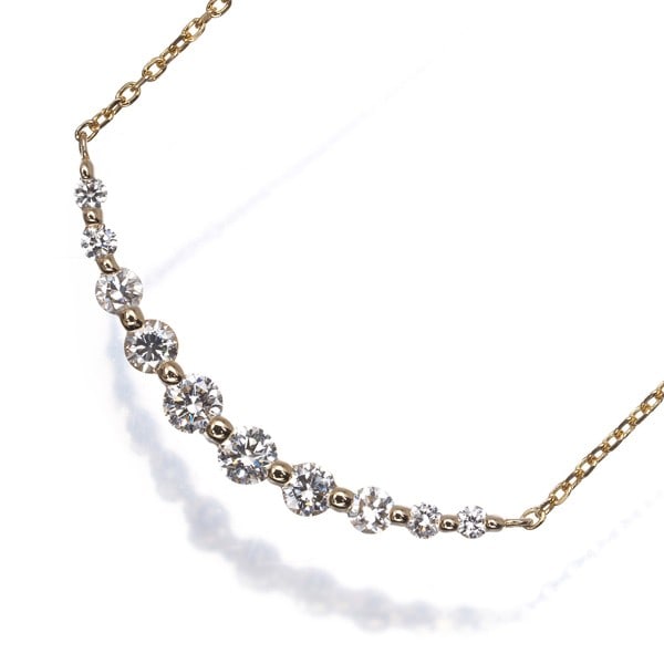 Vendome Necklace Diamond 0.45Ct Lueur 18K 750 Yellow Gold: Vendome Necklace Diamond 0.45Ct Lueur 18K 750 Yellow Gold The Vendome Necklace features a 0.45ct natural diamond pendant set in 18k yellow gold, creating a stunning piece of jewelry. The necklace boas