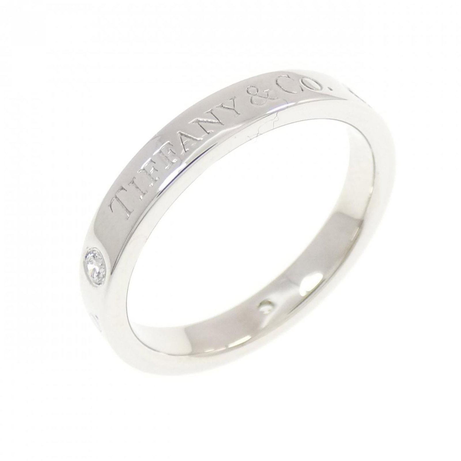 TIFFANY Band Ring Platinum 950: TIFFANY Band Ring Platinum 950 Platinum 950 Tiffany band ring offers a sleek and sophisticated design, crafted from high-quality platinum. This like-new used ring boasts excellent condition with only