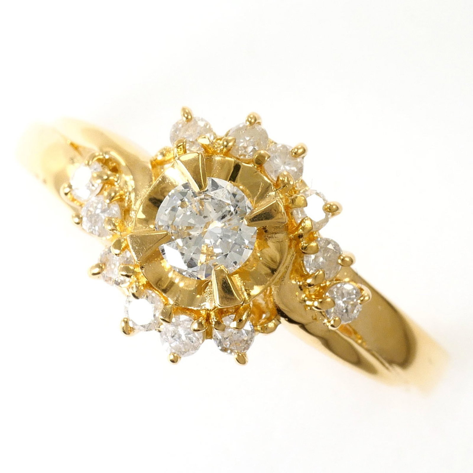 Band Ring Yellow Gold (18K): Band Ring Yellow Gold (18K) Yellow gold 18K band ring with a 0.40ct diamond, crafted from high-quality 18K gold, offering a touch of elegance and sophistication. This like new used ring boasts a
